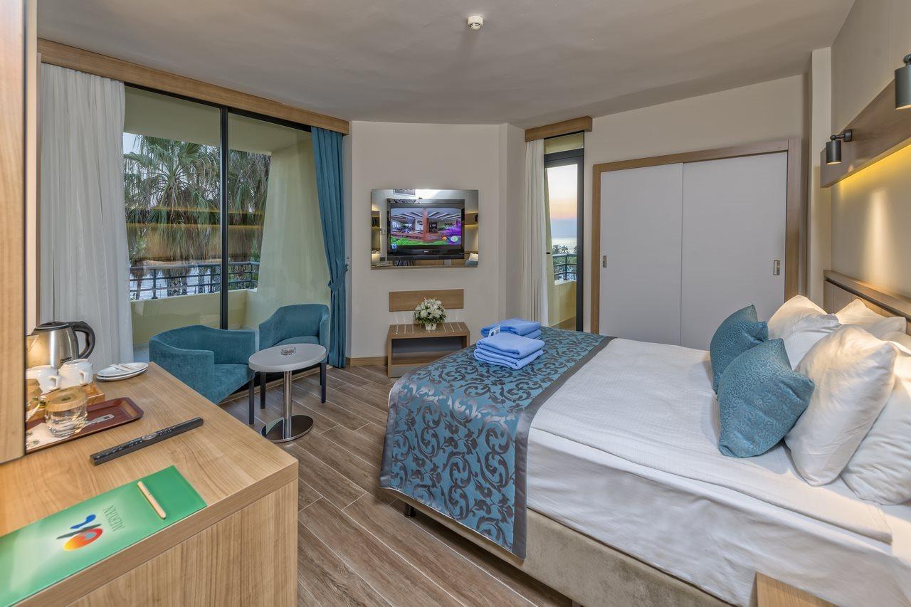 Meryan Hotel オクルカラール エクステリア 写真