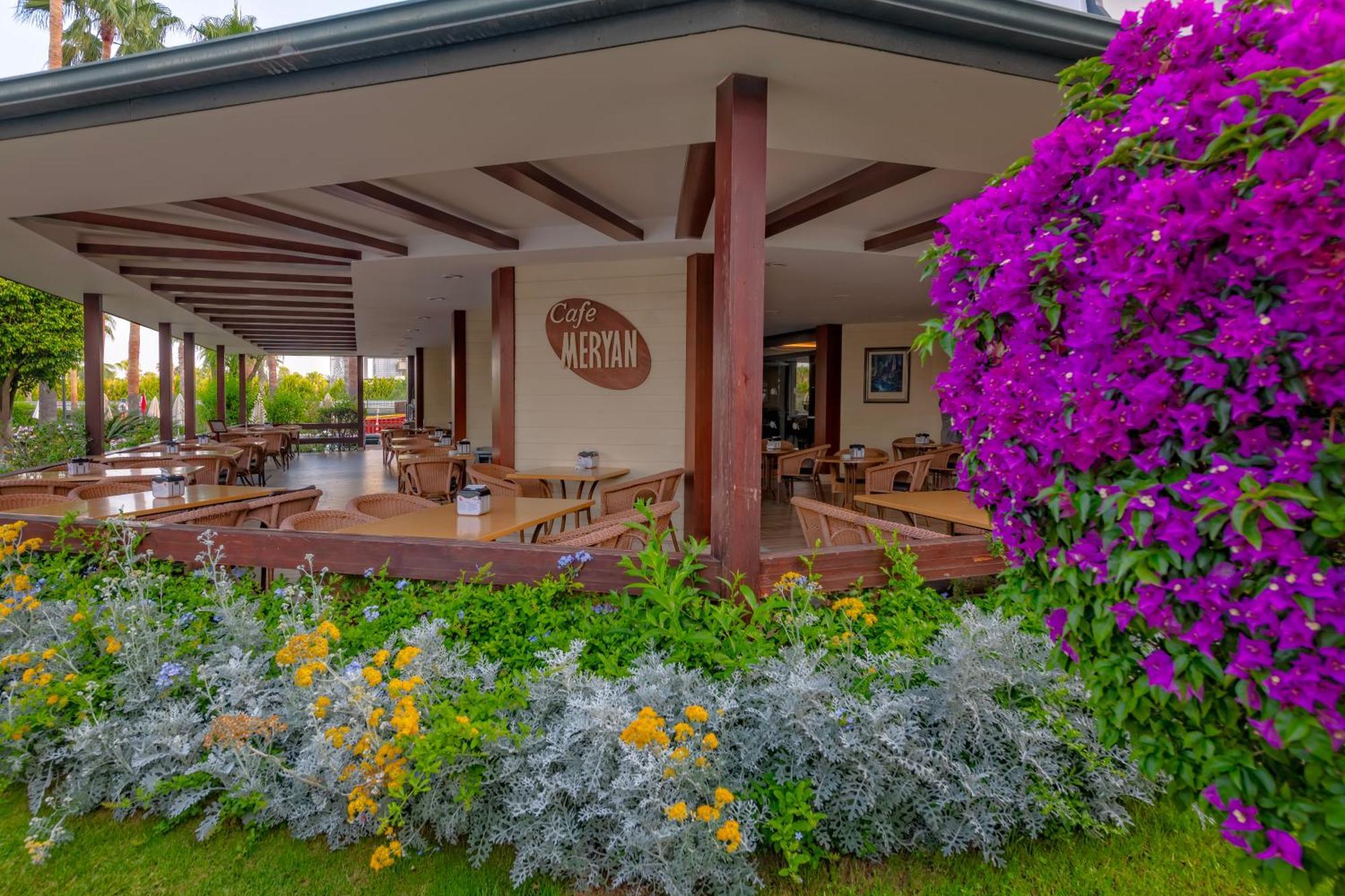 Meryan Hotel オクルカラール エクステリア 写真