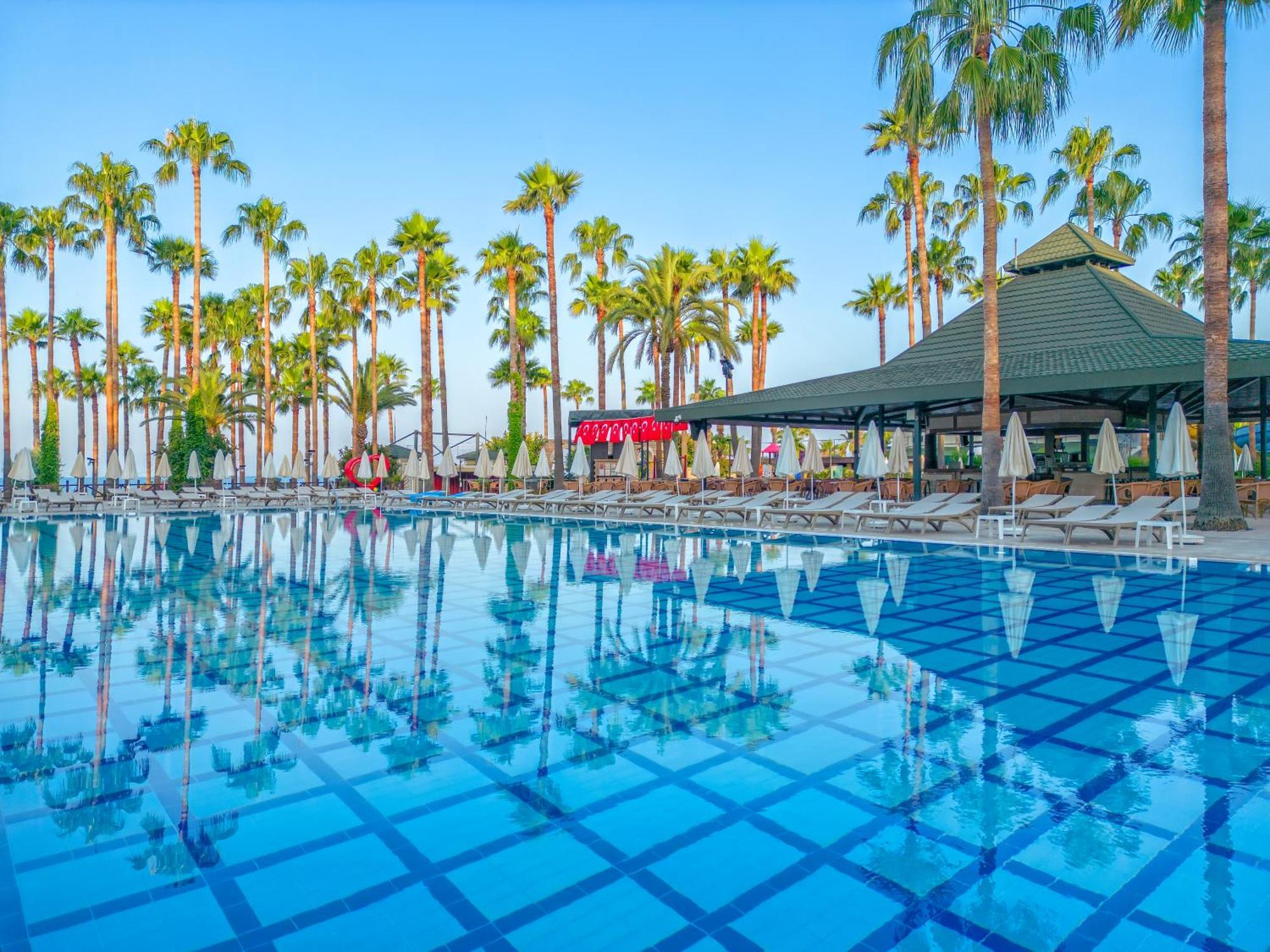 Meryan Hotel オクルカラール エクステリア 写真
