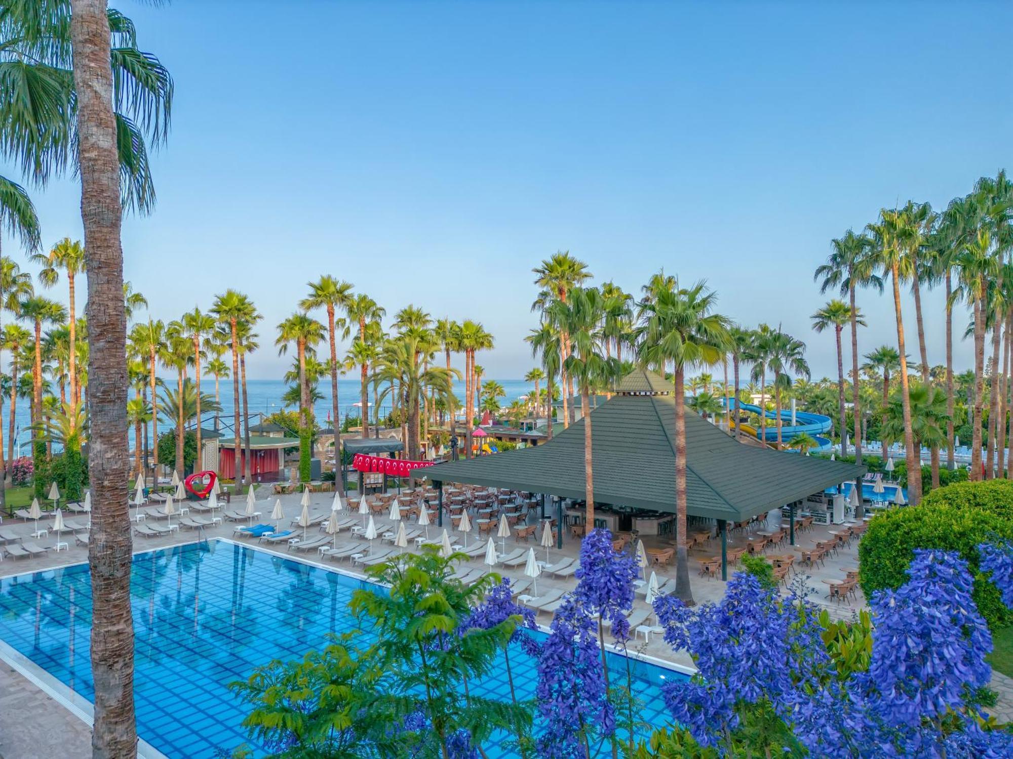 Meryan Hotel オクルカラール エクステリア 写真