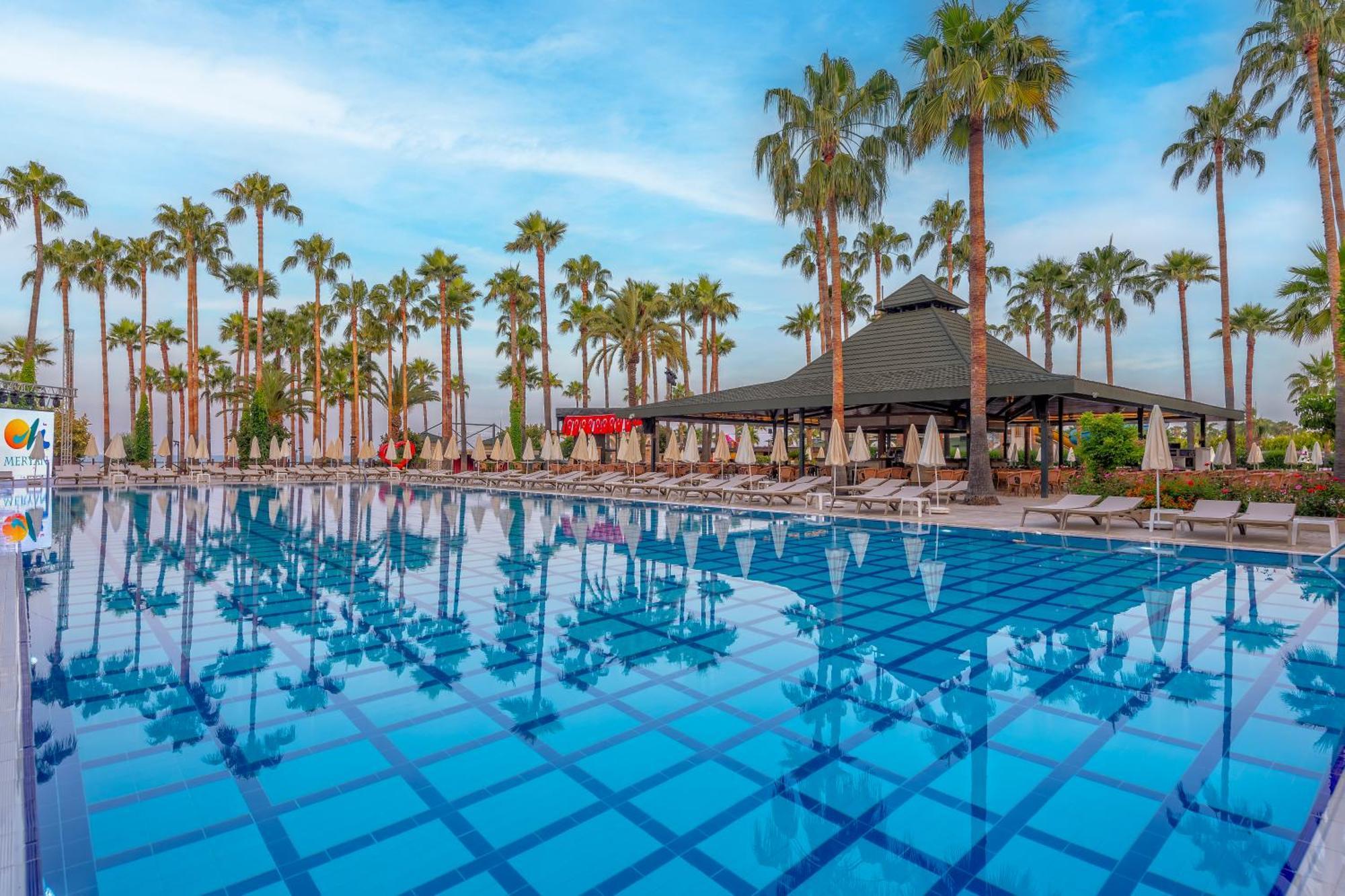 Meryan Hotel オクルカラール エクステリア 写真