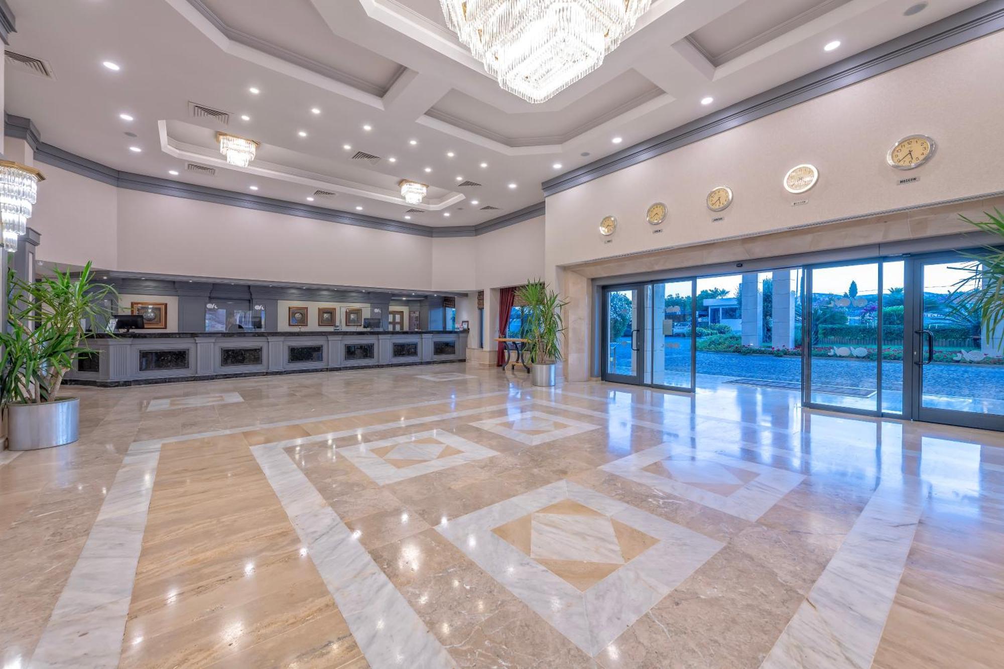 Meryan Hotel オクルカラール エクステリア 写真