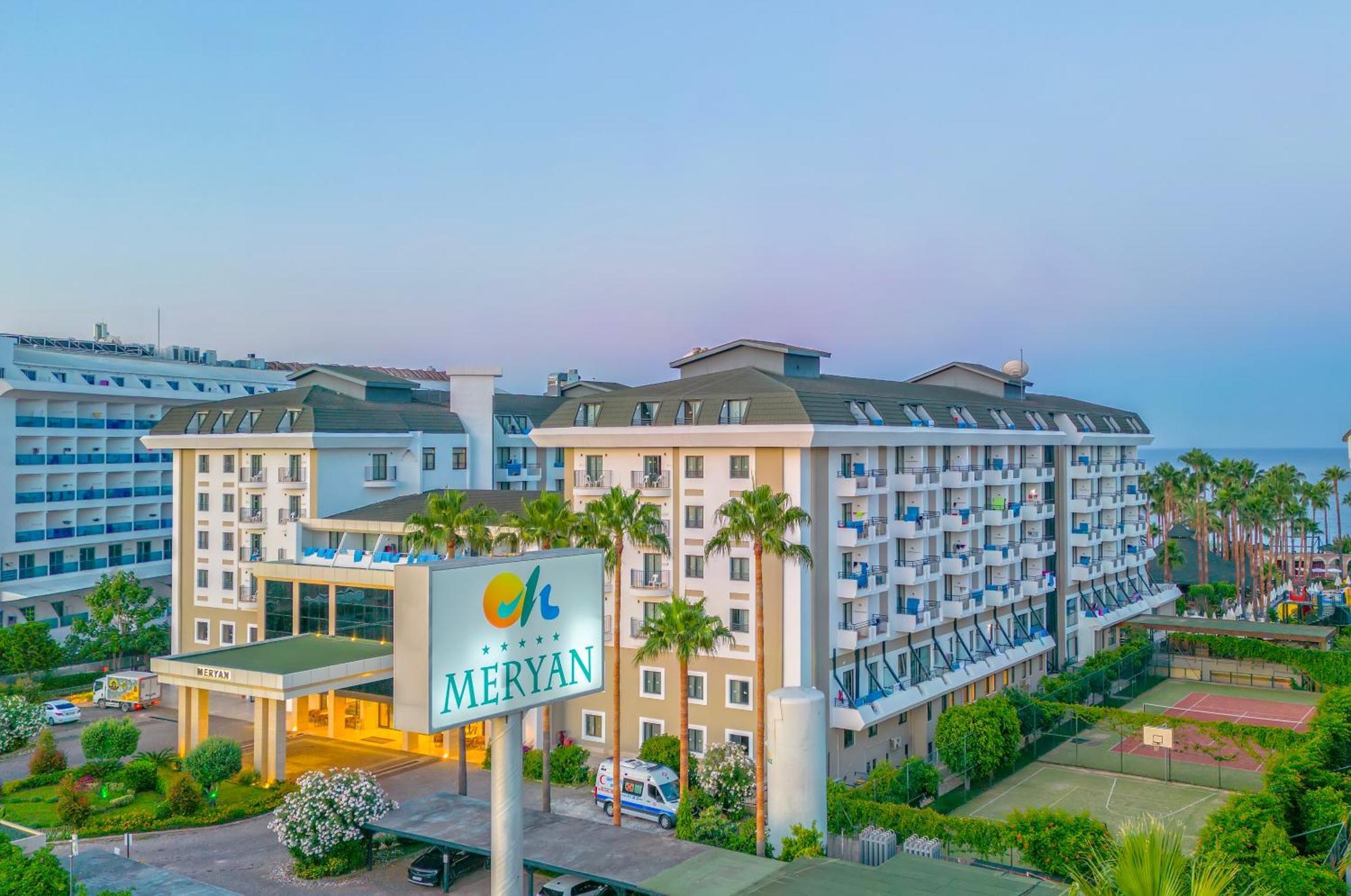 Meryan Hotel オクルカラール エクステリア 写真